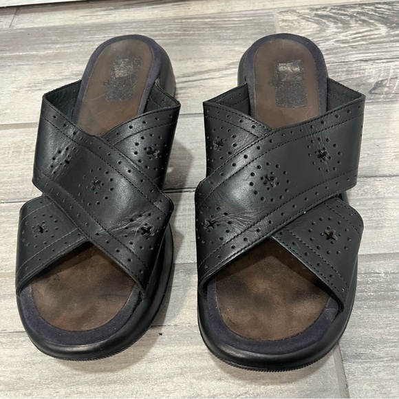 Dansko Black Leather Slide Sandals Mules Perforated Pattern EU Size 42 US 12 - Picture 2 of 8